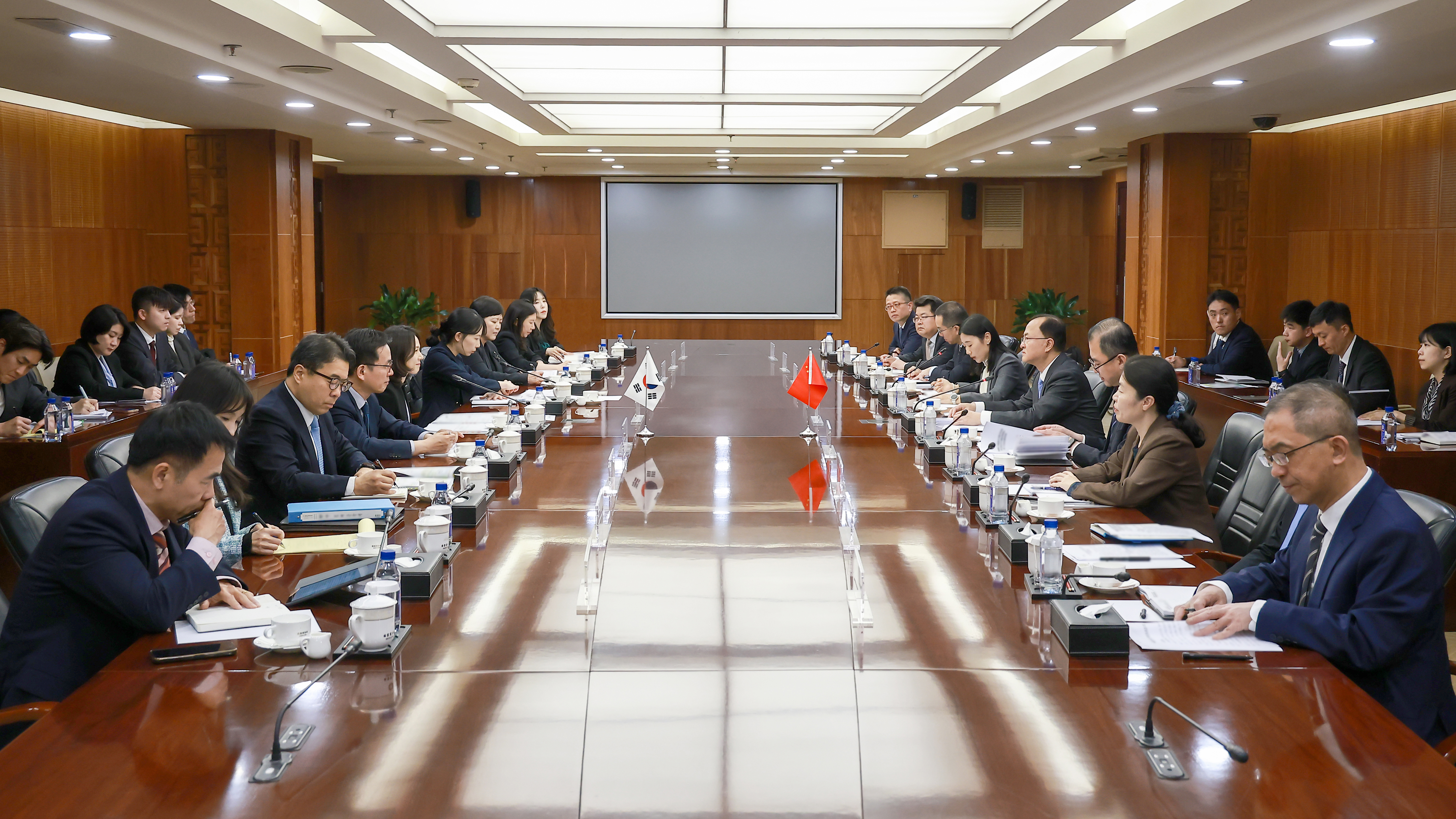 中韩经贸联委会第29次会议在京举行